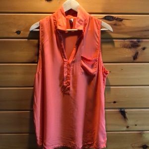 Women’s tank size large